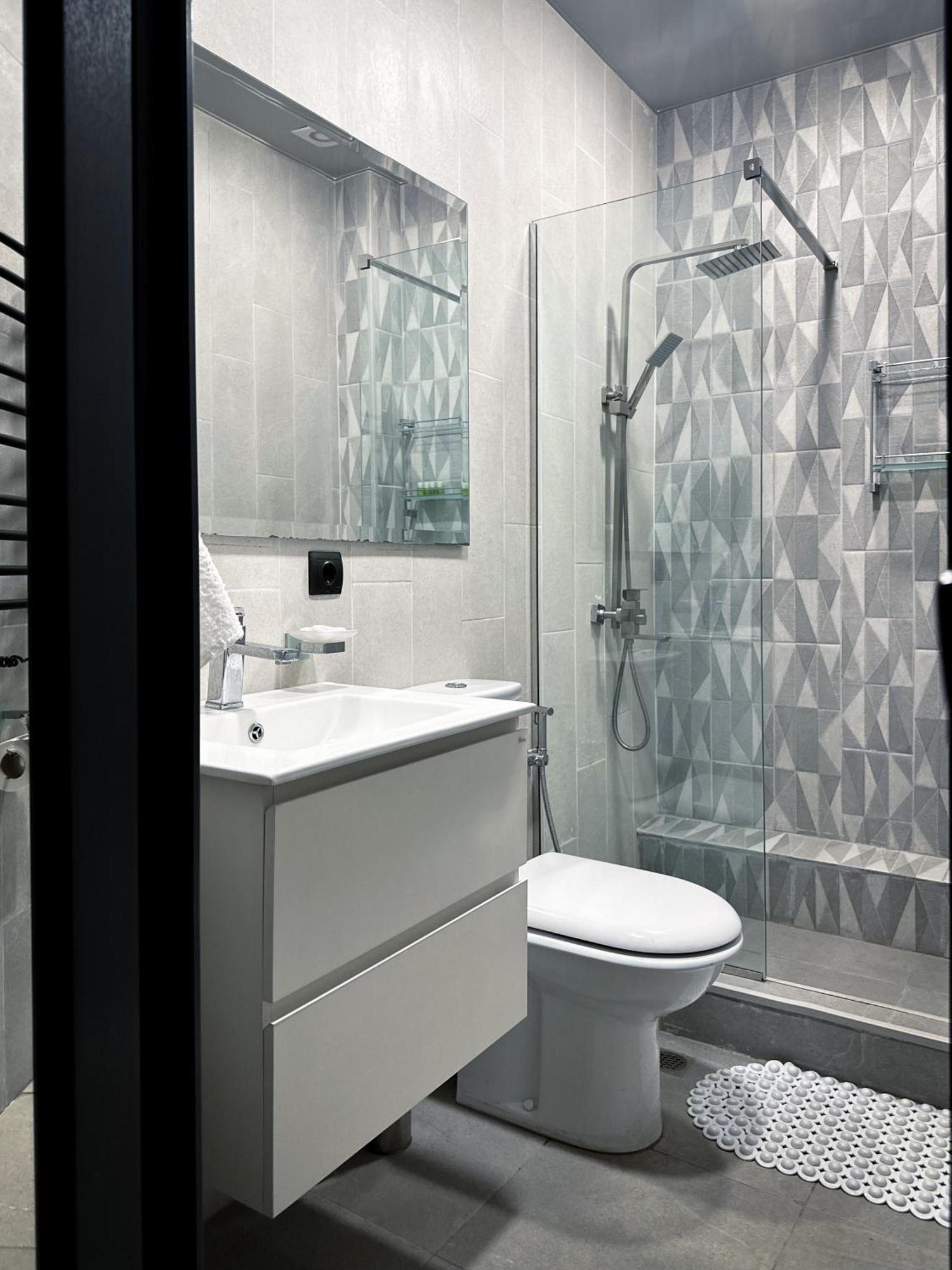 Tiroents Hotel Гюмри Экстерьер фото